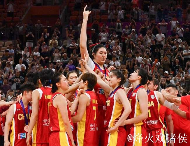 中国女篮核心的海外突围路：当国内联赛关上大门